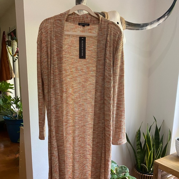 Olivia & Vivian Cardigan & Shorts Set Size Medium - Picture 5 of 9